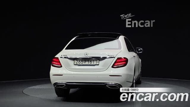 Mercedes-Benz E-Class 2019 — ფოტო 4/20