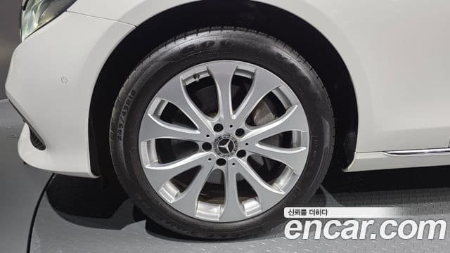 Mercedes-Benz E-Class 2019 — ფოტო 5/20