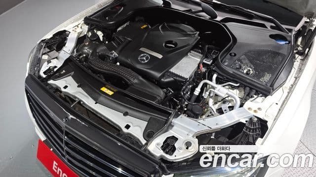 Mercedes-Benz E-Class 2019 — ფოტო 6/20