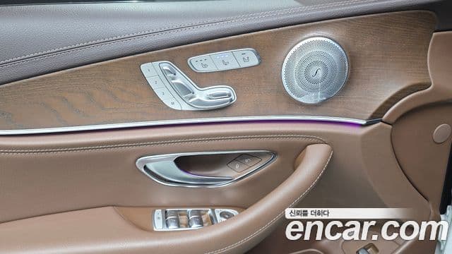 Mercedes-Benz E-Class 2019 — ფოტო 20/20