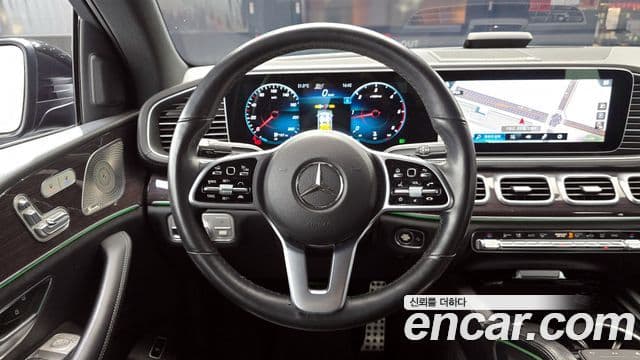 Mercedes-Benz GLE-Class 2022 — ფოტო 13/20