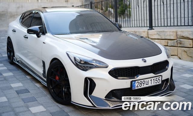 Kia Stinger 2018 — Фото 2/20