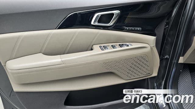 Kia Carnival 2024 — ფოტო 2/36