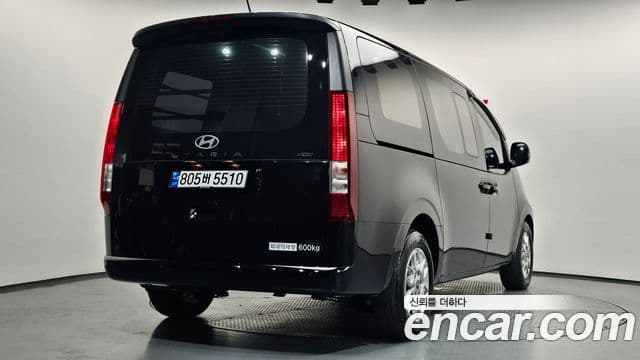 Hyundai Staria 2024 — Фото 2/20