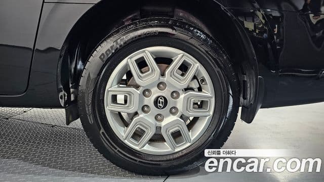 Hyundai Staria 2024 — ფოტო 29/37