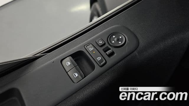 Hyundai Staria 2024 — ფოტო 28/37