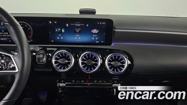 Mercedes-Benz A-Class 2024 — ფოტო 19/20