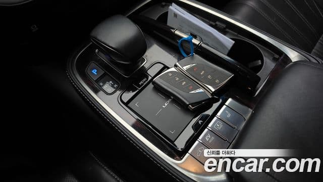Lexus LS500h 2019 — ფოტო 30/31