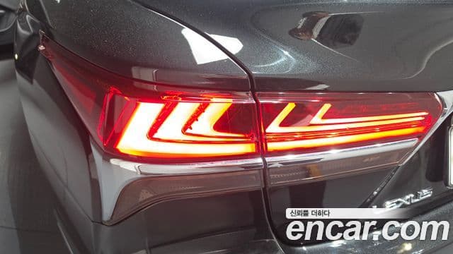 Lexus LS500h 2019 — ფოტო 16/31