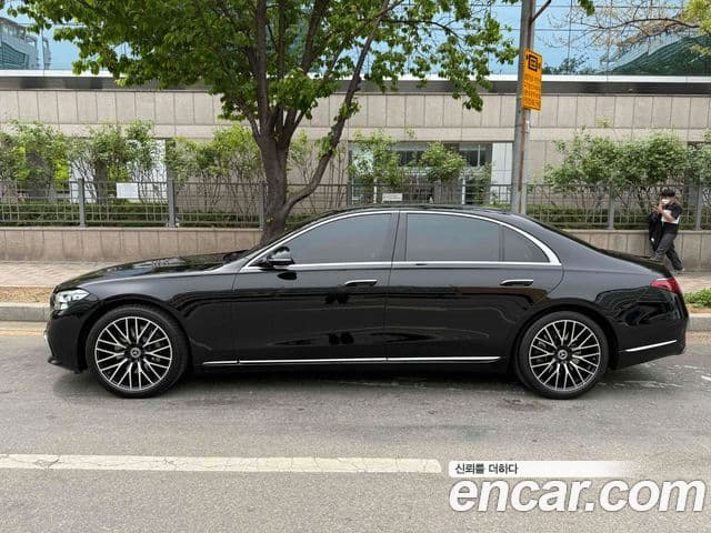 Mercedes-Benz S-Class 2025 — Photo 20/20