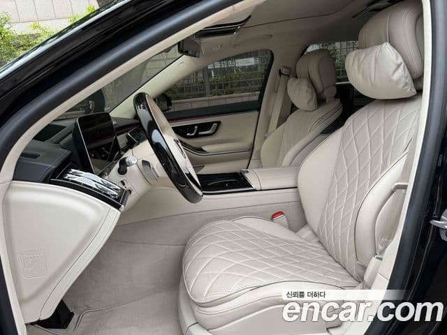 Mercedes-Benz S-Class 2025 — Photo 1/20