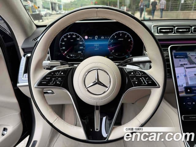Mercedes-Benz S-Class 2025 — Photo 19/20