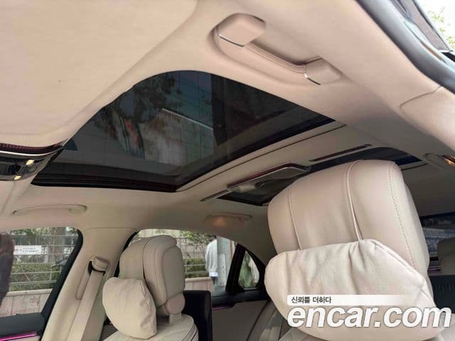 Mercedes-Benz S-Class 2025 — Photo 9/20
