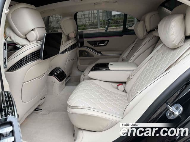 Mercedes-Benz S-Class 2025 — Photo 2/20