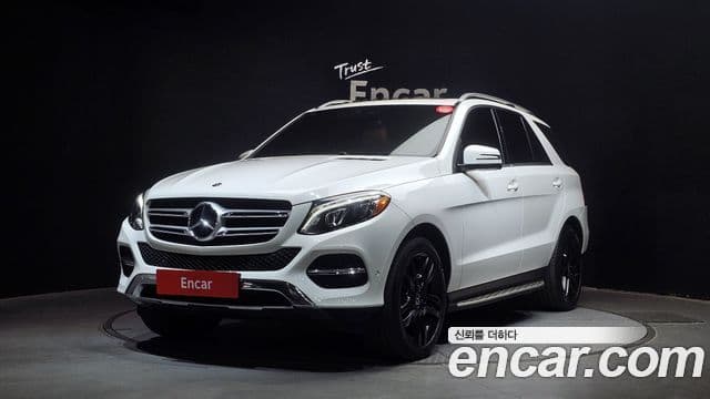 Mercedes-Benz GLE-Class 2018 — Şəkil 9/20