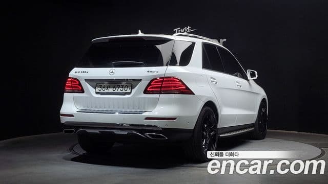 Mercedes-Benz GLE-Class 2018 — Şəkil 1/20