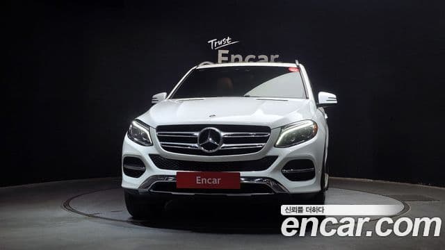 Mercedes-Benz GLE-Class 2018 — Şəkil 2/20