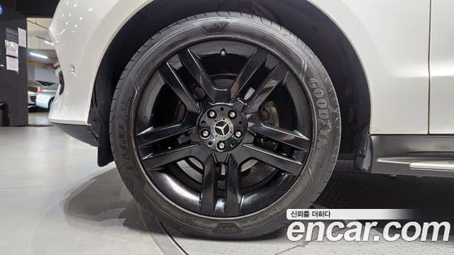 Mercedes-Benz GLE-Class 2018 — Şəkil 4/20