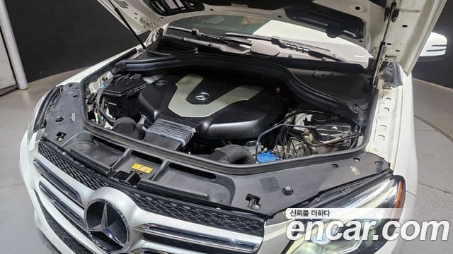 Mercedes-Benz GLE-Class 2018 — Şəkil 5/20