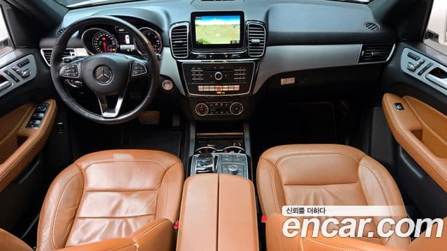 Mercedes-Benz GLE-Class 2018 — Şəkil 10/20