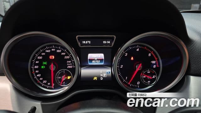Mercedes-Benz GLE-Class 2018 — Şəkil 6/20