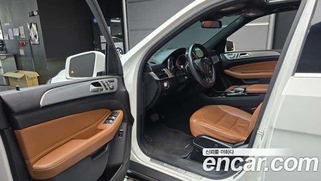 Mercedes-Benz GLE-Class 2018 — Şəkil 8/20