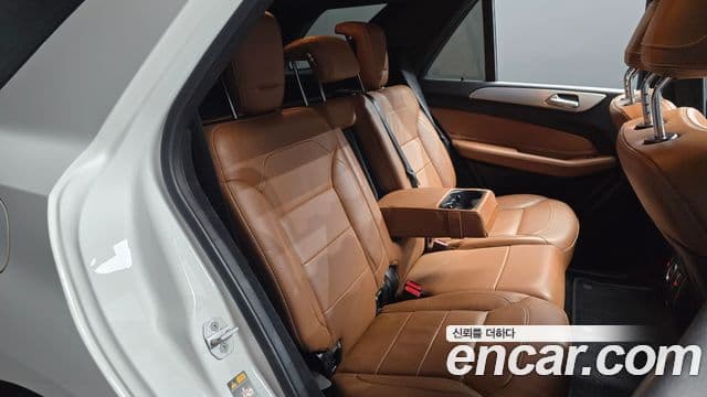 Mercedes-Benz GLE-Class 2018 — Şəkil 11/20