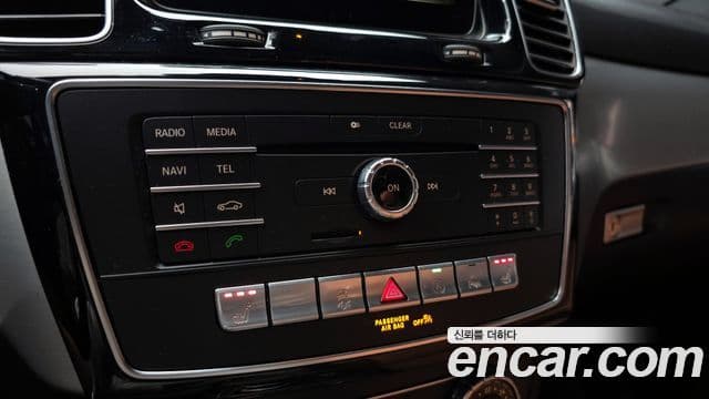 Mercedes-Benz GLE-Class 2018 — Şəkil 16/20
