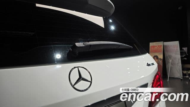 Mercedes-Benz GLE-Class 2018 — Photo 19/30