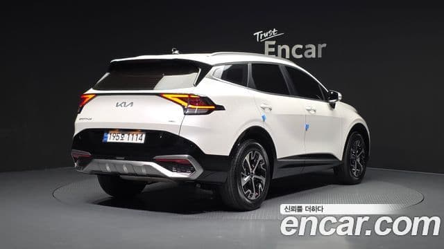 Kia Sportage 2023 — Фото 2/20