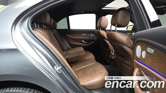 Mercedes-Benz E-Class 2020 — Şəkil 12/20