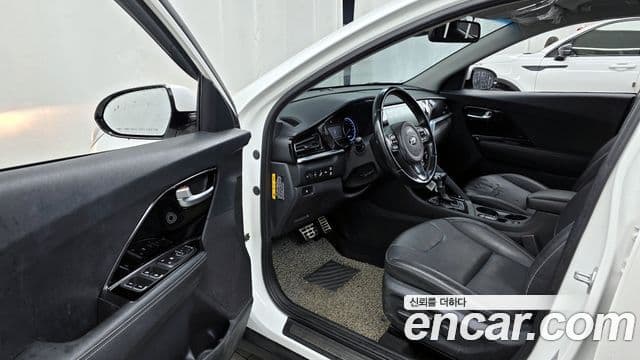 Kia Niro 2019 — Şəkil 10/20