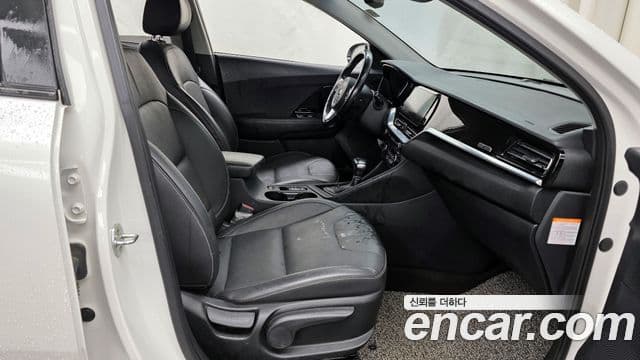 Kia Niro 2019 — Şəkil 11/20