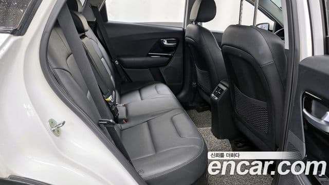 Kia Niro 2019 — Şəkil 12/20