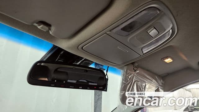 Kia Niro 2019 — Şəkil 17/20
