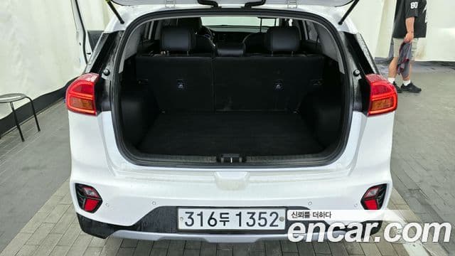 Kia Niro 2019 — Şəkil 20/20