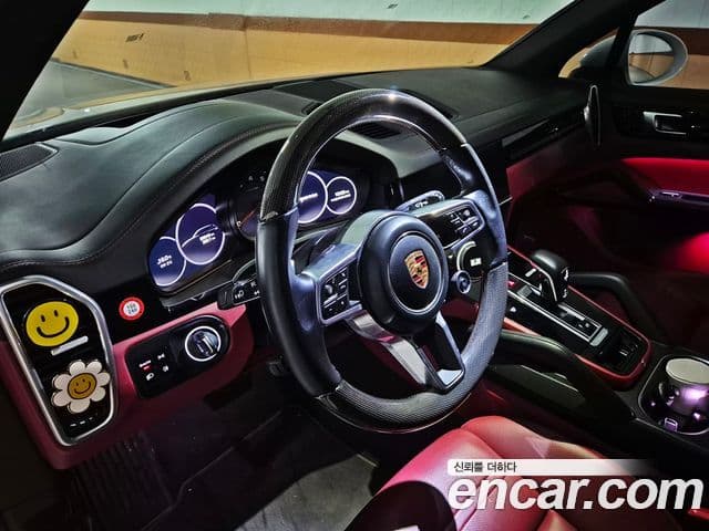 Porsche Cayenne 2019 — Фото 8/20