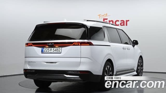 Kia Carnival 2021 — Фото 2/20