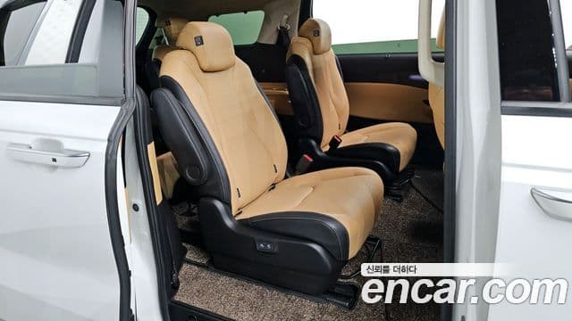 Kia Carnival 2021 — Фото 11/20