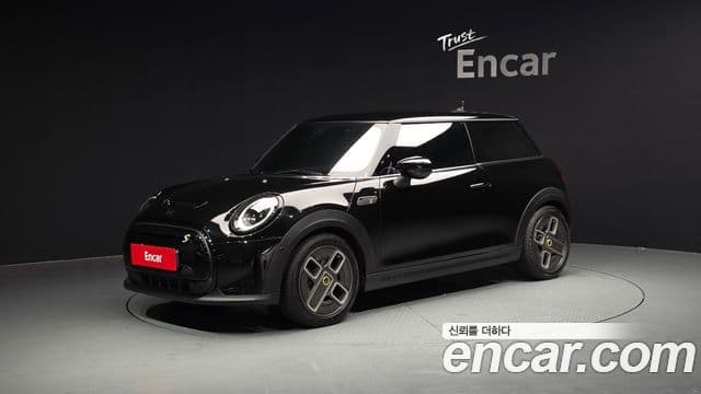 Mini Cooper Electric 2022 — ფოტო 8/20