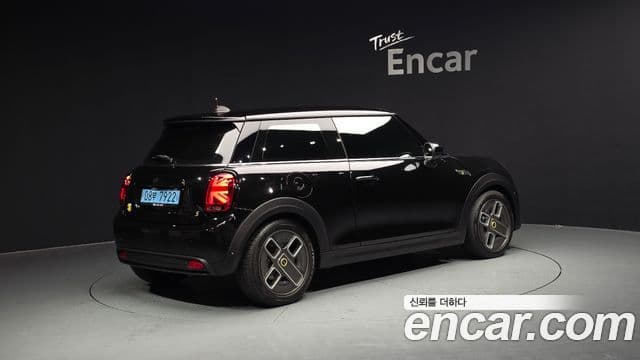 Mini Cooper Electric 2022 — ფოტო 9/20