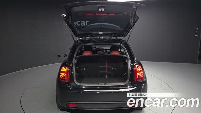 Mini Cooper Electric 2022 — ფოტო 2/20