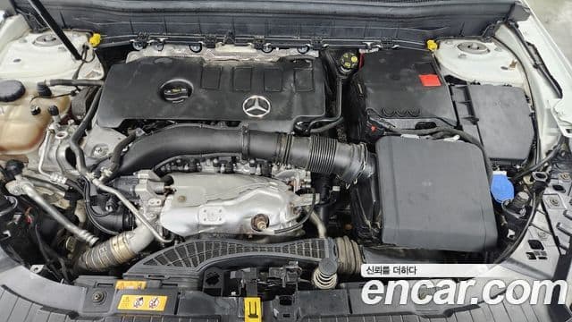 Mercedes-Benz GLB-Class 2021 — Şəkil 6/20