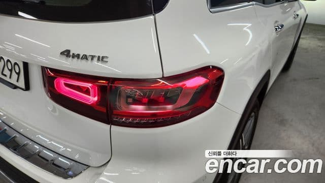 Mercedes-Benz GLB-Class 2021 — Şəkil 14/20