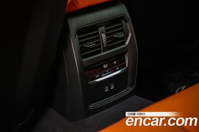 BMW M3 2025 — Photo 2/16