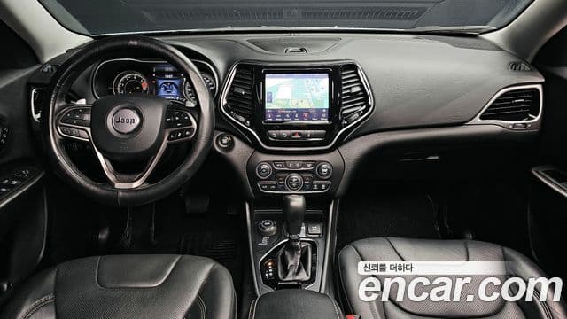 Jeep Cherokee 2020 — ფოტო 7/20