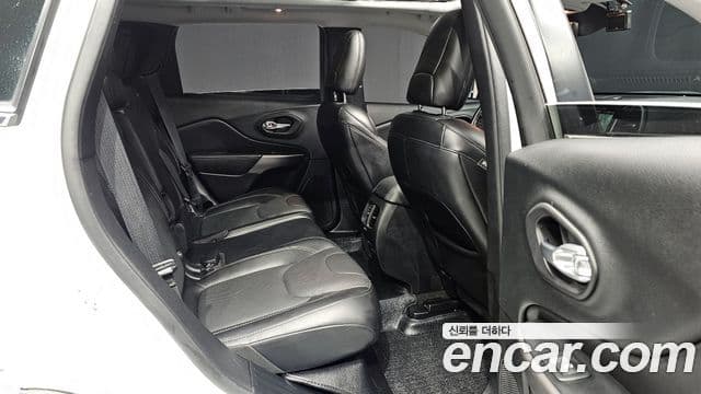 Jeep Cherokee 2020 — Şəkil 12/20
