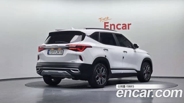 Kia Seltos 2022 — ფოტო 2/20