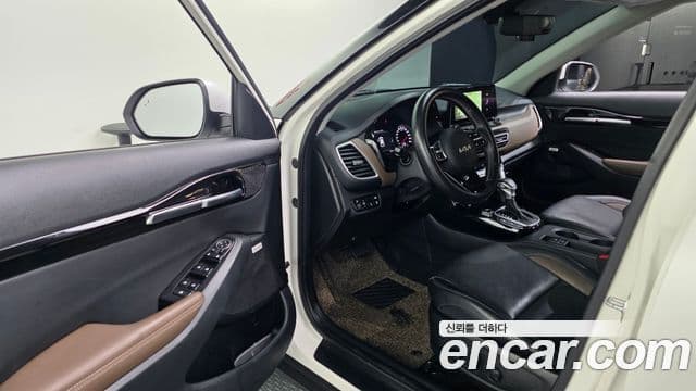Kia Seltos 2022 — ფოტო 10/20