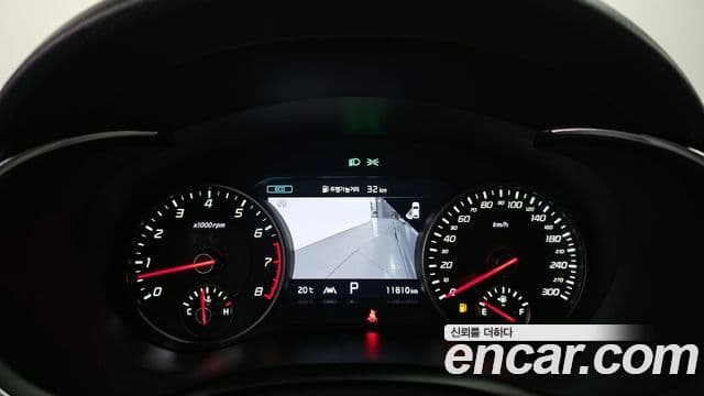 Kia Stinger 2021 — ფოტო 7/20